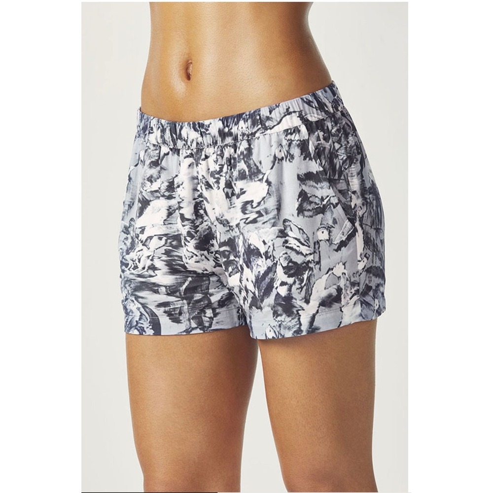Fabletics Emily Short Grey Monarch Print Rayon Elastic Waist Pockets Grey Size M